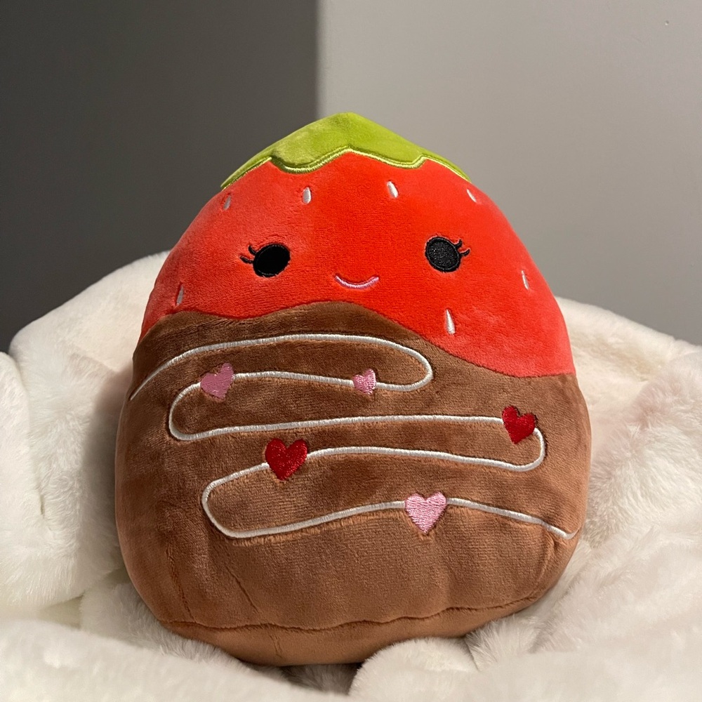 ❤️3/$25-Squishmallows 8" Scarlet the Chocolate Covered Strawberry Valentines